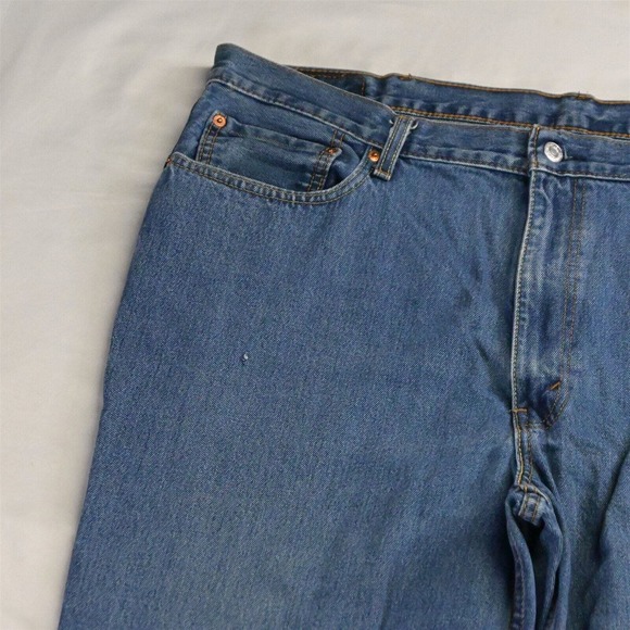 Levi's 42 x‎ 30 550 Relaxed Fit Medium Stonewash Distressed Jeans - Picture 2 of 5